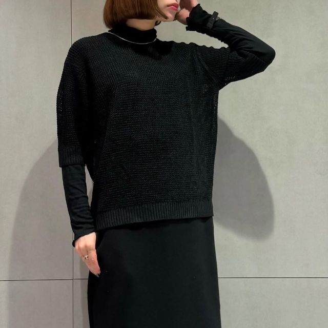 ヘンプ混メッシュ五分袖セーターを着たコーデ