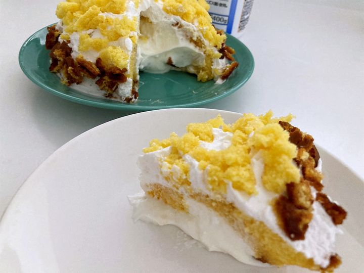 カステラヨーグルトケーキを切り分けたところ