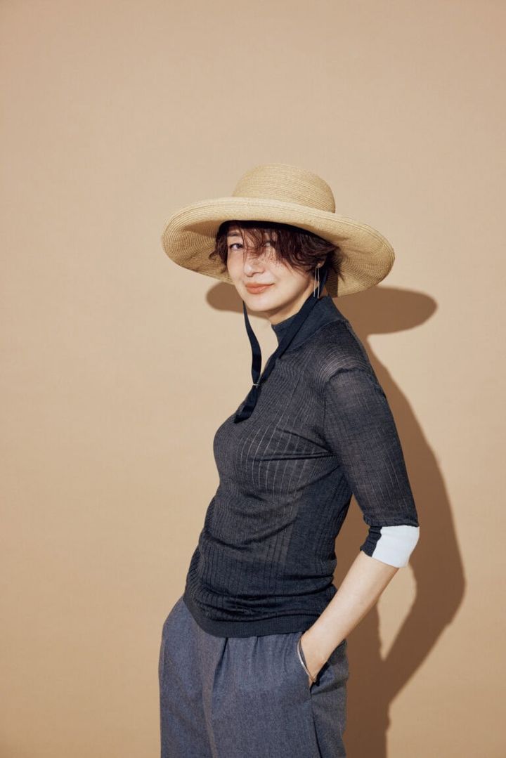 上質素材の帽子を味方に〝リボン紐〟をおしゃれへと導いて