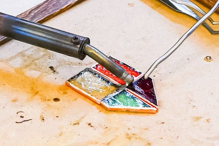 長崎の旅の思い出に、光と遊ぶステンドグラス体験を「yonne_04」で