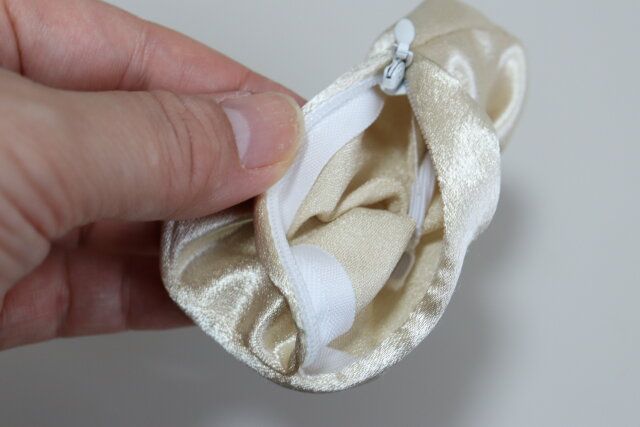 セリア ポケット付きシュシュ ファスナー ポーチ