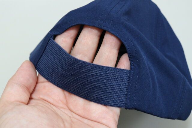 ダイソーのメンズスポーツキャップの後ろ側のゴム