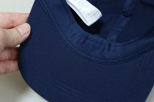 ダイソーのメンズスポーツキャップの内側のメッシュ部分