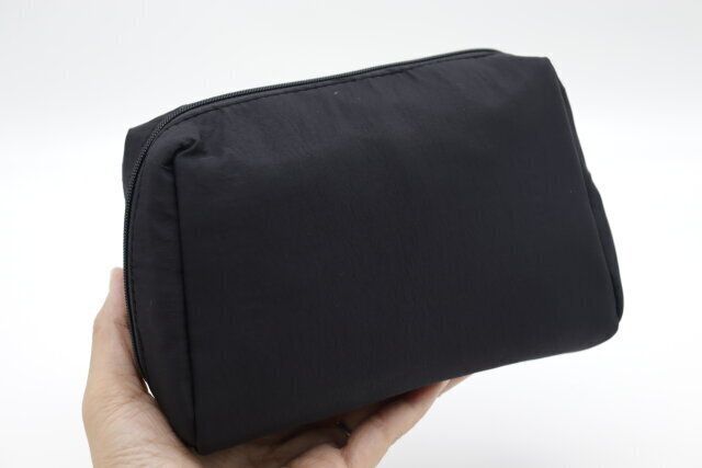 ダイソーの四角メイクポーチ3