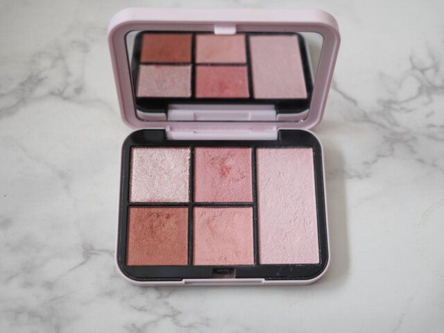 SNIDEL BEAUTYの「フェイススタイリスト n」