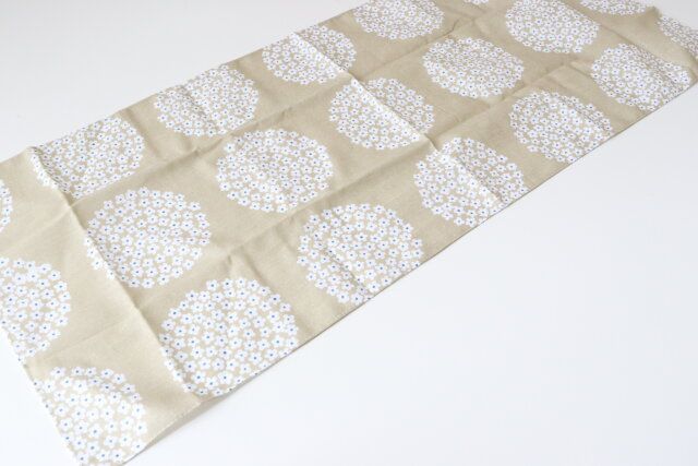 手ぬぐい風タオル北欧風フラワーサークル柄