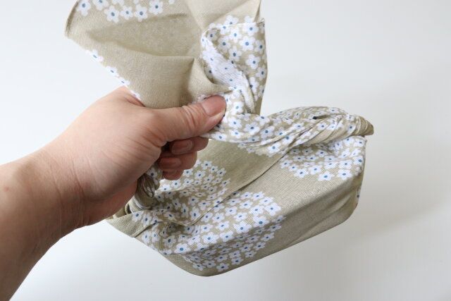 手ぬぐい風タオル北欧風フラワーサークル柄 お弁当箱