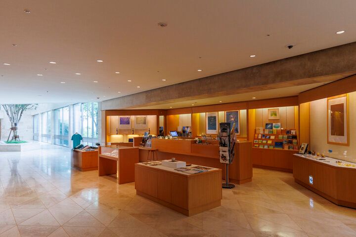 湖南アルプスの森に囲まれた「MIHO MUSEUM」で、アートと自然を満喫