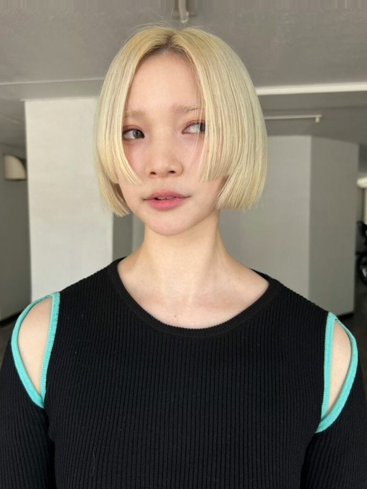 30代ヘアスタイル、ボブ（正面）、STRAMA