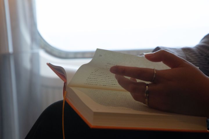 MITSUI OCEANスクエアに併設する図書コーナーにて。