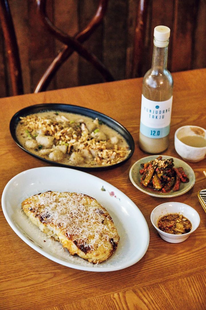 〈ユンジュダン〉の料理。
