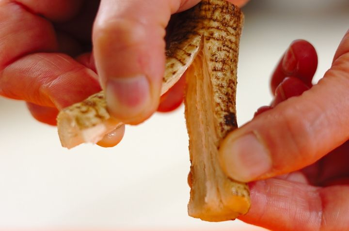 ゴボウのとろろ昆布和えの下準備1