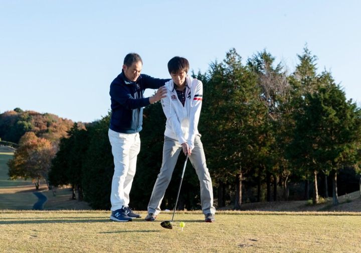 左に曲げたくないならボールを右に置いてみて！ドライバーの苦手克服レッスン