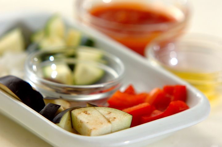 アンチョビがきいてる！夏野菜たっぷりラタトゥイユの作り方1