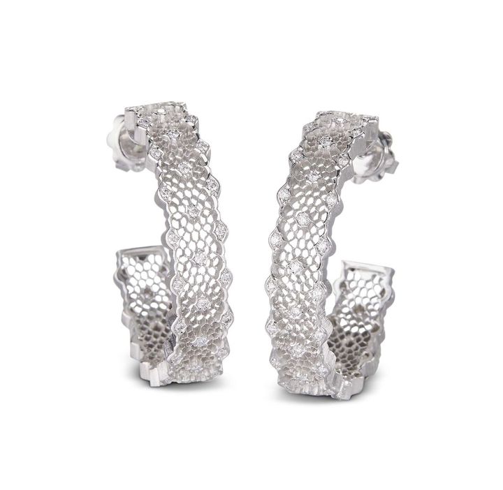 「チュール」フープイヤリング（WG×ダイヤモンド）￥3,465,000