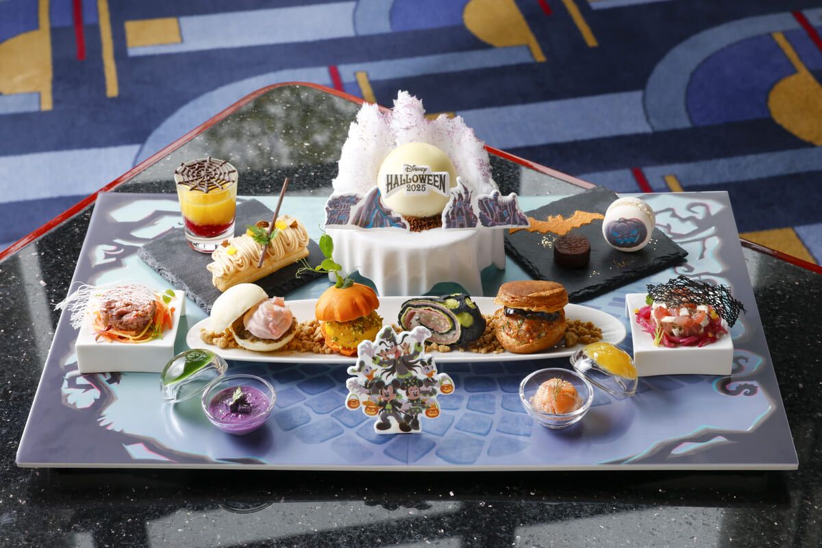 ゴーストのコースターやミニーのチャーム付き！ディズニー
