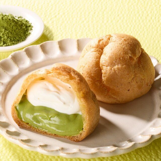 シャトレーゼのダブルシュークリーム 抹茶ミルク