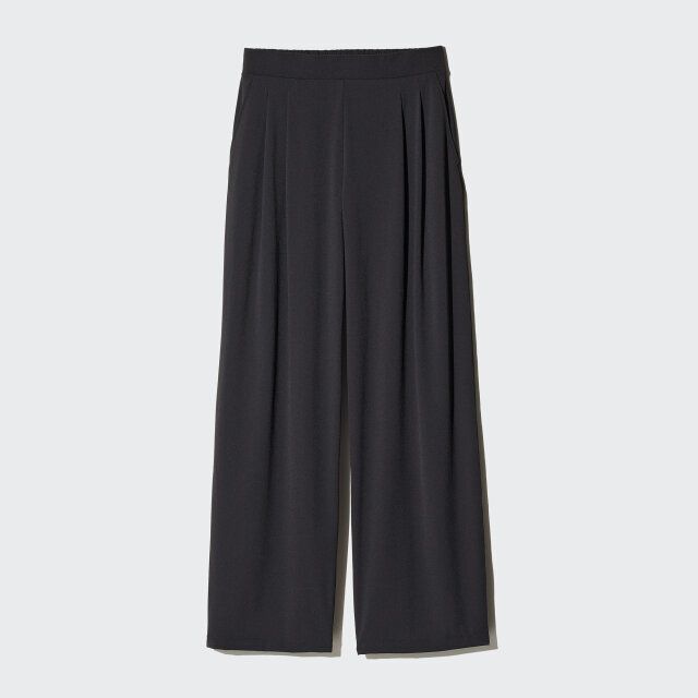 ユニクロのウルトラストレッチアクティブワイドパンツ