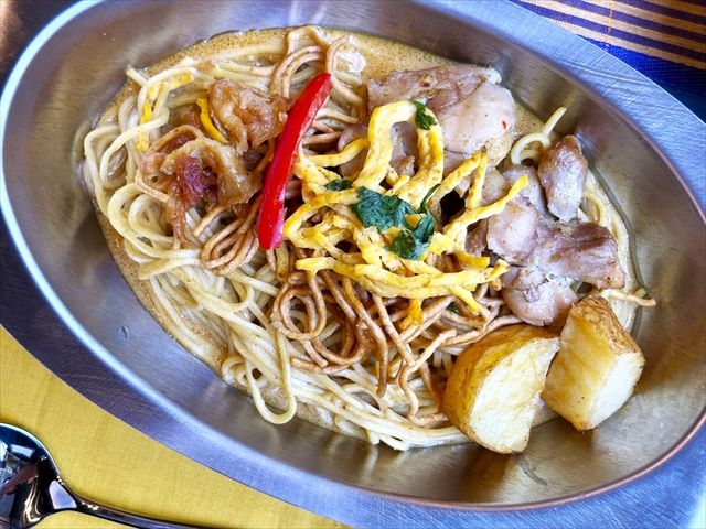 成城石井 自家製 マッサマンカレーヌードル