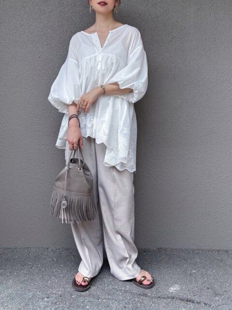 白ブラウスコーデ2