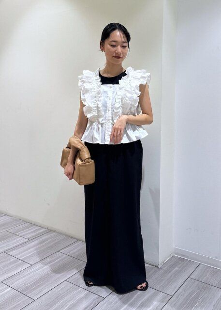 白ブラウスコーデ4