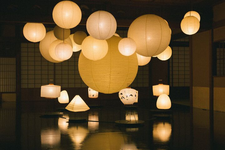 岐阜和傘や岐阜提灯、伝統工芸品の魅力と物語を伝える岐阜市の「CASA Stella」へ