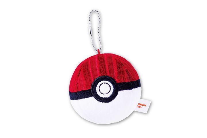 コメダ珈琲店のソファー柄生地 モンスターボールキーホルダーが登場！