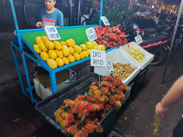 「ジャラン・アロー」のナイトマーケット 売り場