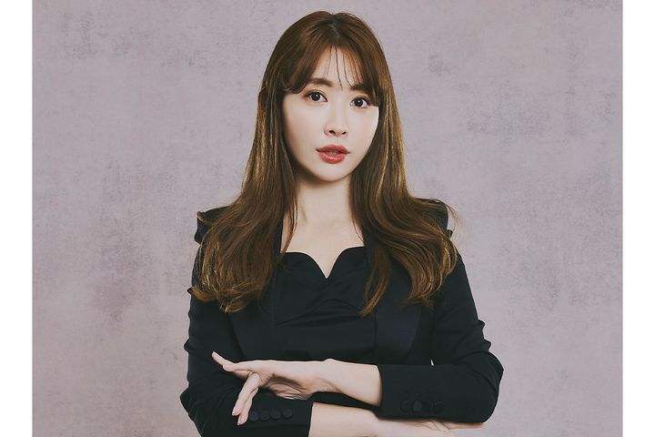 元AKBの小嶋陽菜さん