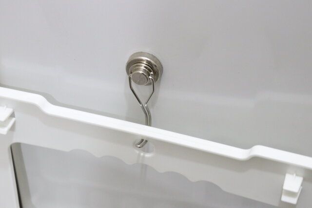 ダイソーのレバー式吸盤フック（中、3個）6