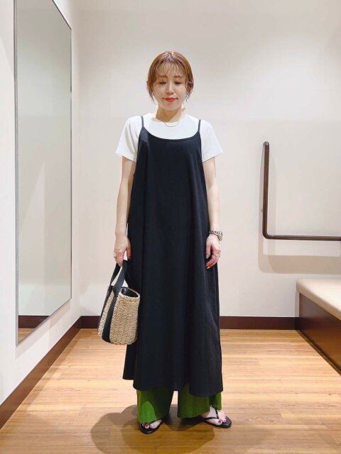 黒キャミワンピースコーデ4