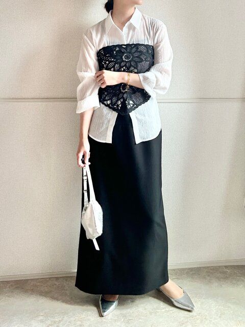 Style③スカーフを重ねて、夏のビスチェ風スタイルに