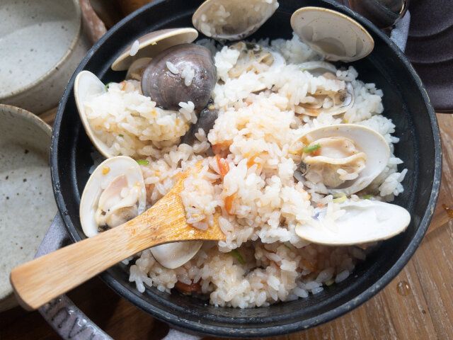 トマトを潰しながらよく混ぜる。