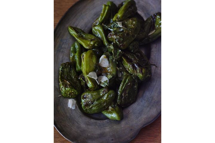 そのジューシーさに驚く“ピーマンのミントビネガーオーブン焼き”