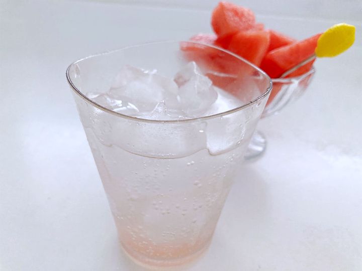 すいかのジンジャーマリネの余ったシロップを炭酸割りにしたもの