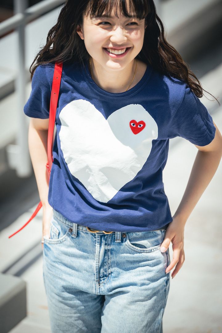 夏の定番“Tシャツ×ウォッシュデニム”があか抜ける、ひと工夫って？【FUDGE FRIEND おしゃれさんの毎日コーディネート vol.561｜大島花菜】