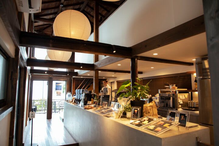 江ノ島の絶景テラスでひとやすみ♪海風が心地よいリゾートカフェ「UMITO café by n.」