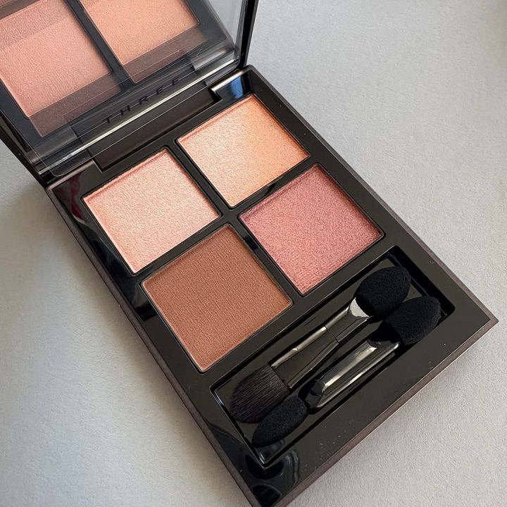 スリーのアイシャドウ