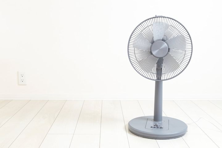  扇風機の風を体に当てたまま寝ると、どうなる？