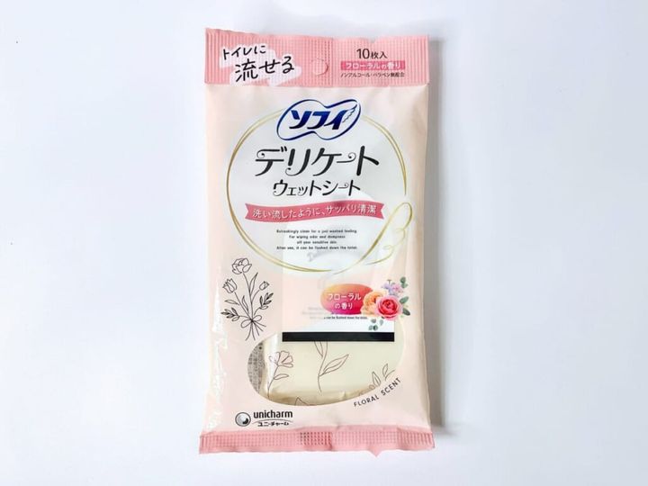ソフィ「デリケートウェットシート」フローラルの香りのパッケージ