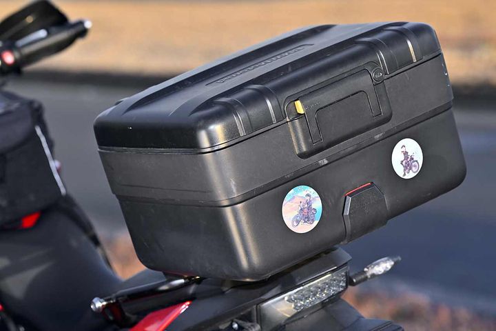 純正トップケースも購入時に装着されていたものだ