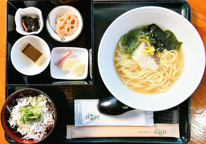 桜も満開！春の紀伊国で桜鯛＆ご当地麺｜多聞恵美ルポ／和歌山県・和歌山市