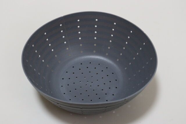 セリアの便利な絞れるシリコーンザル