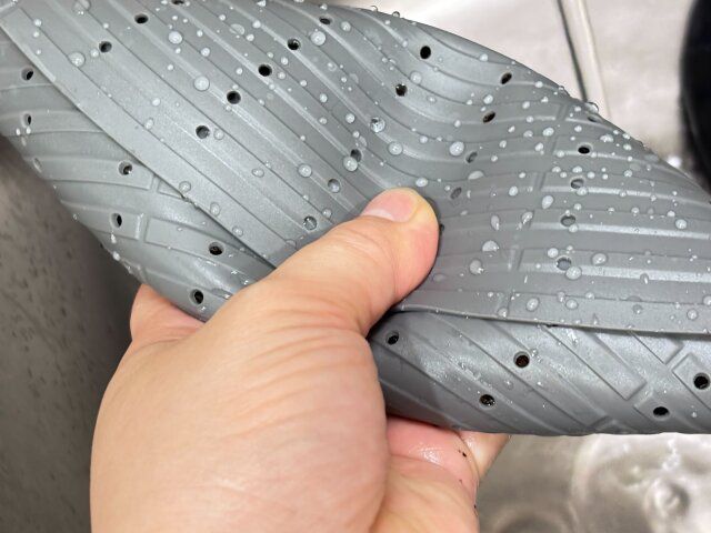 セリアの水切りができる絞れるシリコーンザル