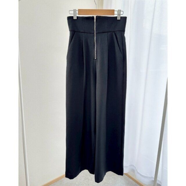 しまむらのフロントジップパンツ