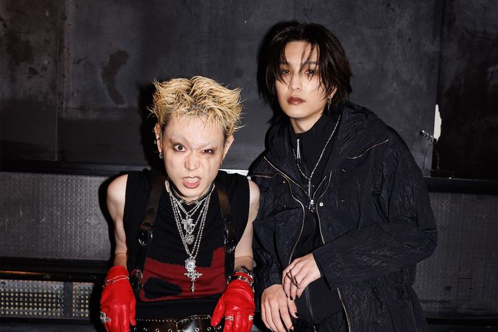 菅田将暉×レイニが挑む挑発的ユニット「OVER CHROME」その衝撃的なビジュアルが解禁