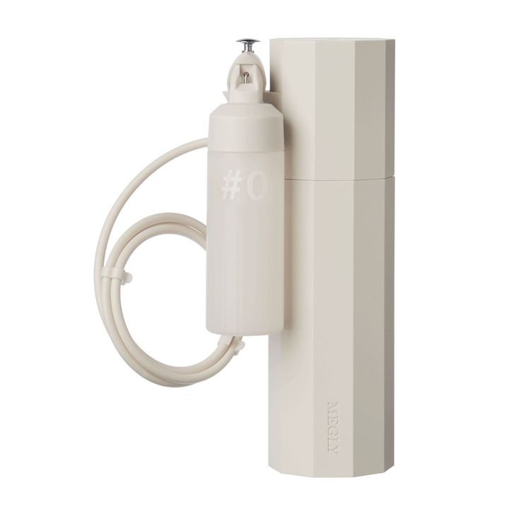 高濃度炭酸のミスト化粧水で巡りアップ。メグリー／ナンバーゼロ スターターキット ¥30,000／MEGLY（MTG）