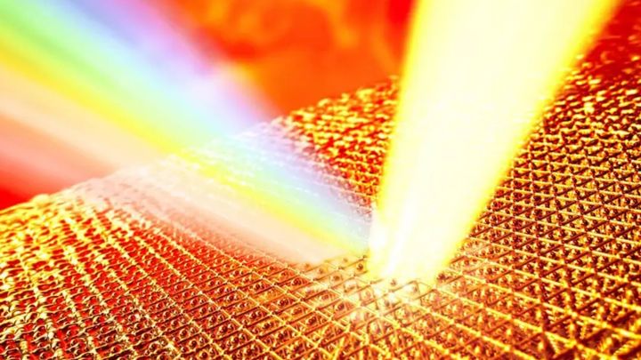 金は融点の14倍まで加熱しても溶けない場合があると判明