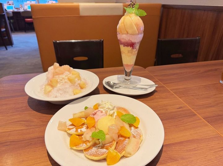 デニーズの新作桃デザート