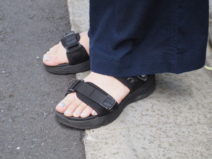 モズのサンダル